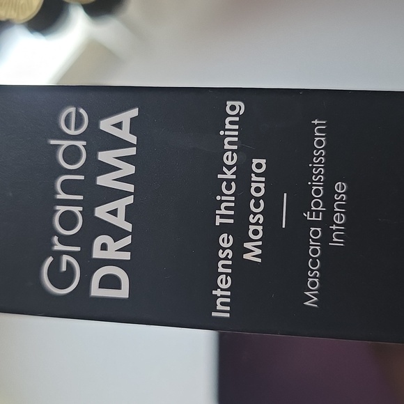 Grande Cosmetics GrandeDRAMA Intense Thickening Mascara - Picture 3 of 4